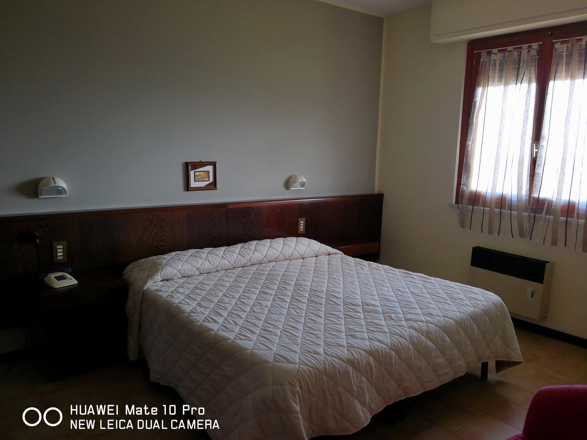 Hotel Firenze เคียนเชียโนแตร์เม ภายนอก รูปภาพ