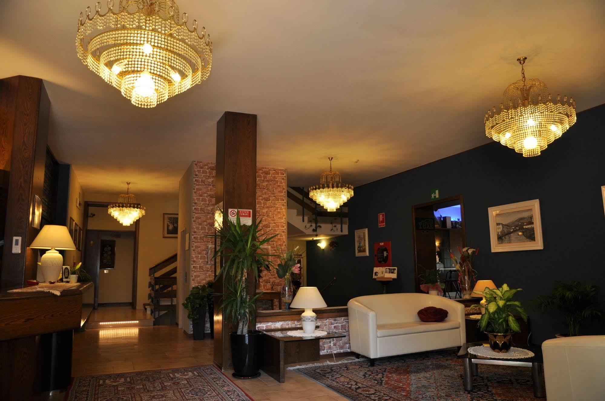 Hotel Firenze เคียนเชียโนแตร์เม ภายนอก รูปภาพ